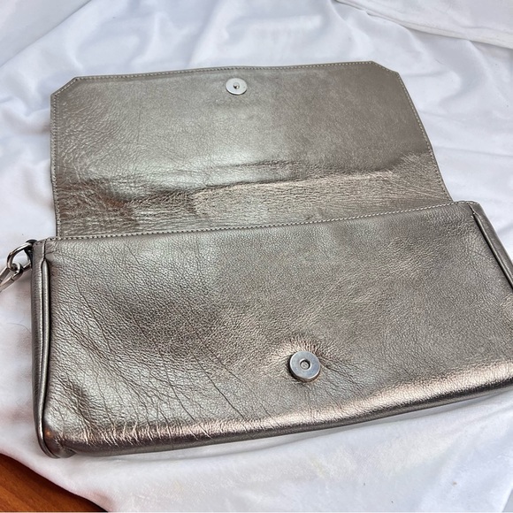 DONALD J PLINER Couture Sliver Foil Clutch / Wristlet - Picture 9 of 16